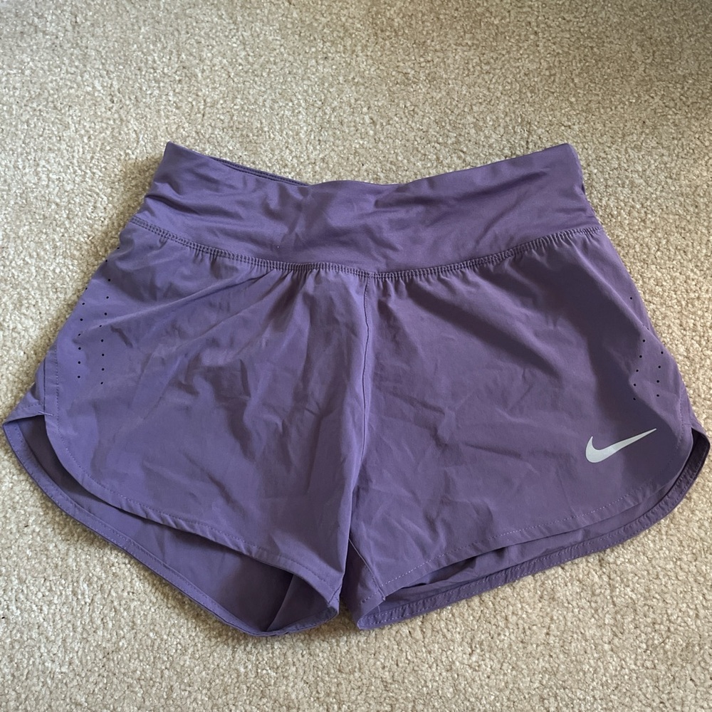 Nike Purple Athletic Shorts Lightweight Stretchy Design